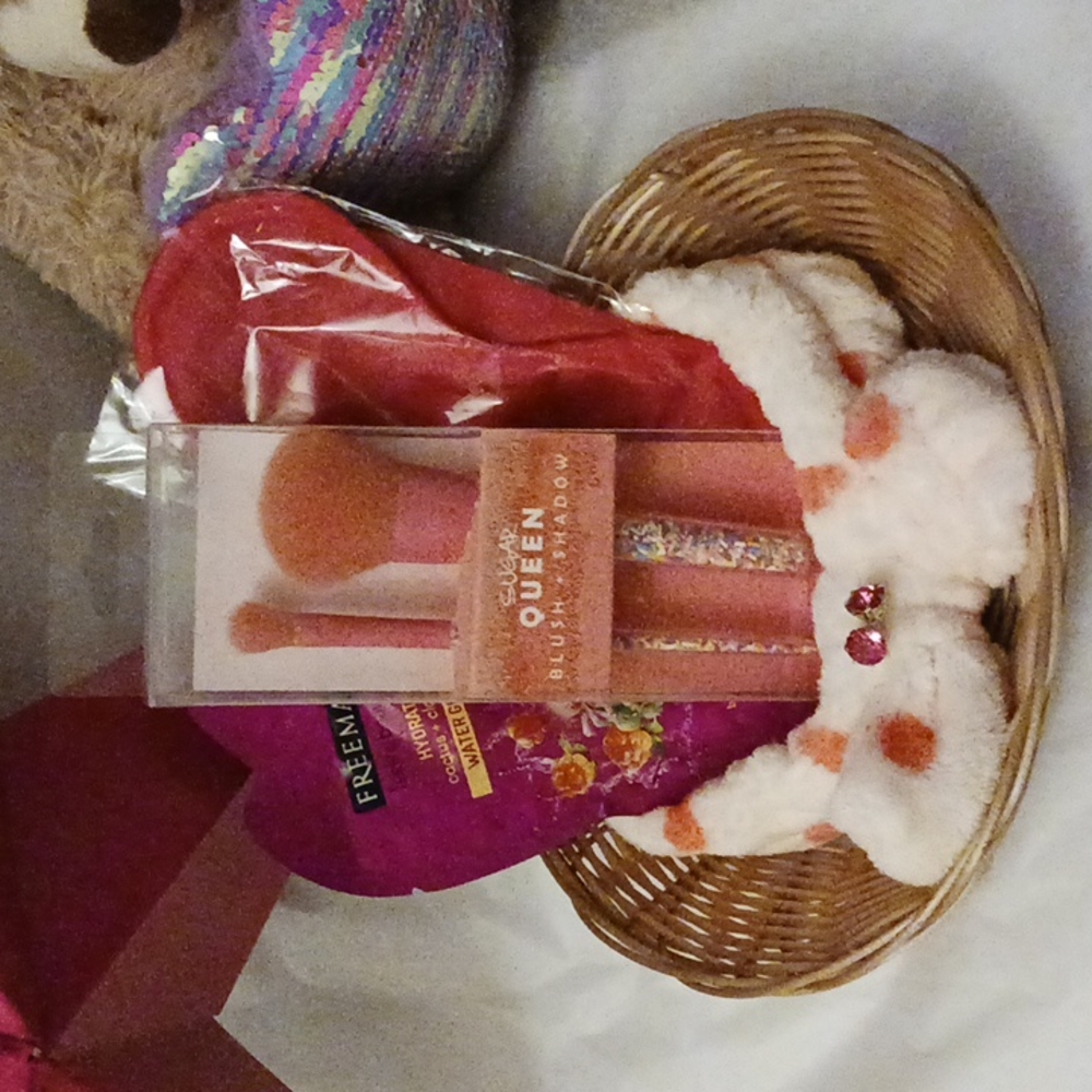 🌟4/$25💰Pretty in Pink Beauty basket